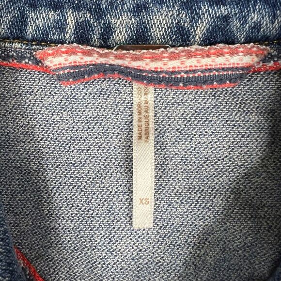Free‎ People Jacket Womens XS Blue Wash Denim Trucker Button Up Distressed - Picture 13 of 14